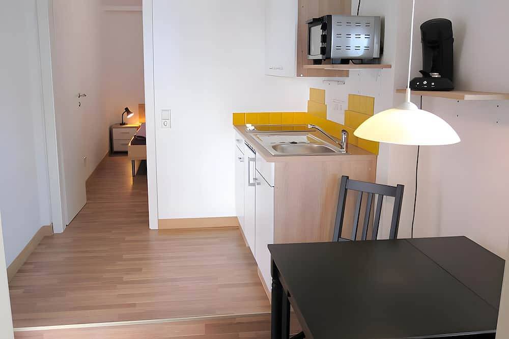 Ganze Wohnung, Ferienwohnung 'A' mit gemeinsamer Terrasse und Wi-Fi in Bühl, Mittlerer Schwarzwald