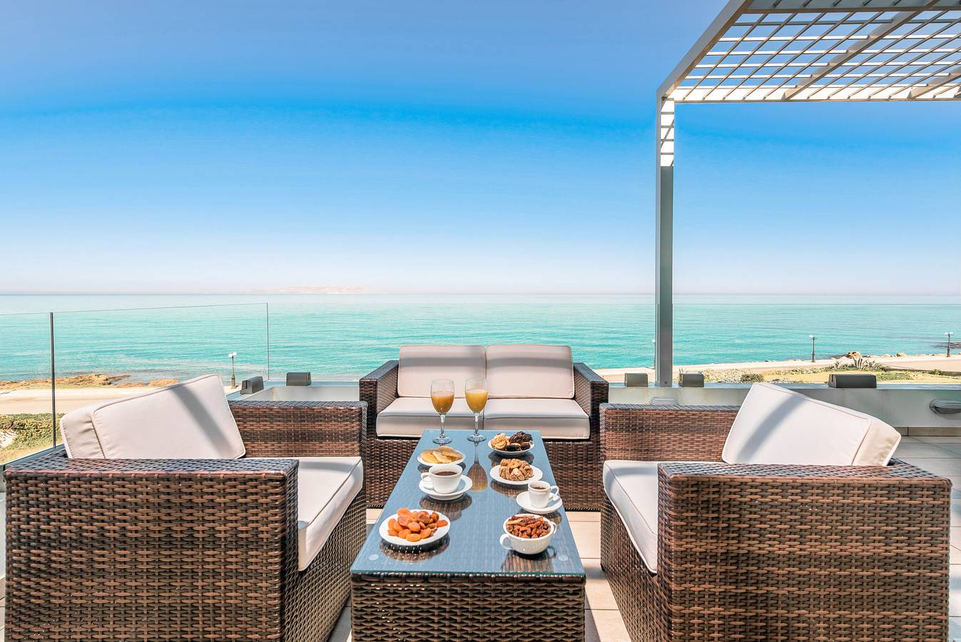 Aphrodite beachfront villa-on the Waves in Gouves, Iraklio-Heraklion und Umgebung