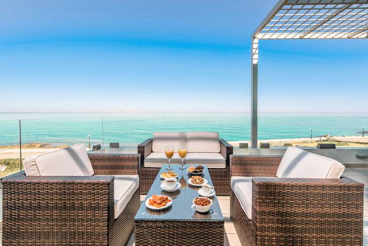 Location de vacances pour 10 personnes, avec vue sur l’océan et jardin, adapté aux familles dans Gouves - 2