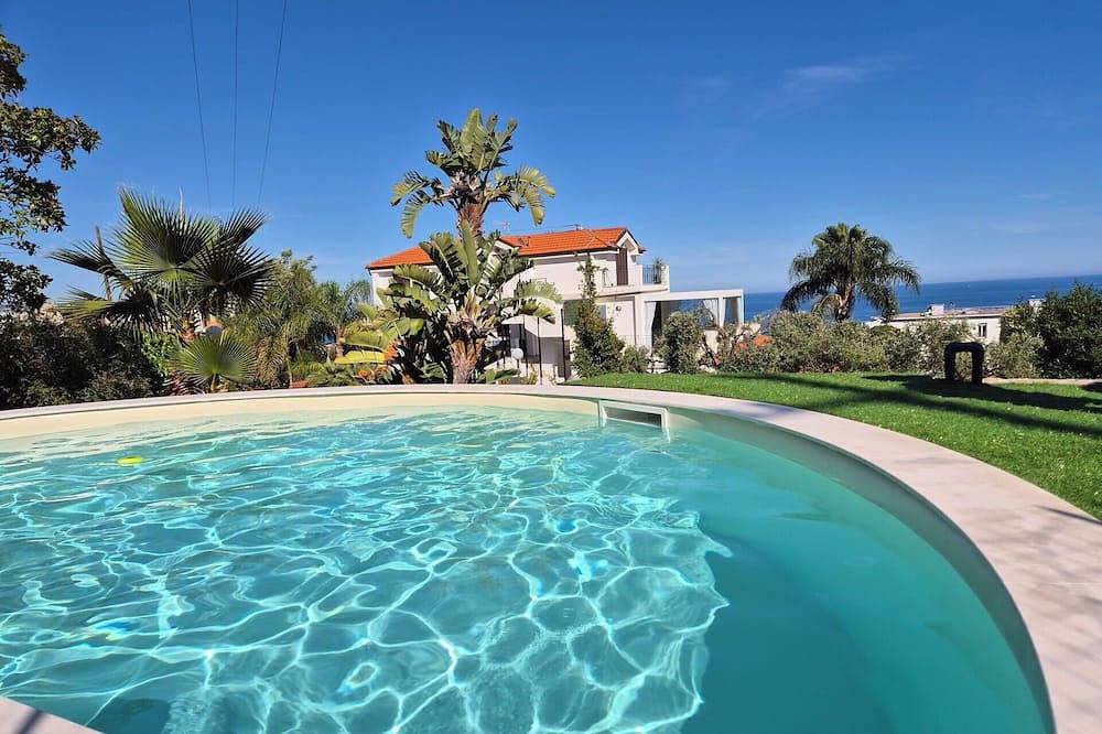 Wunderbares alleinstehendes Ferienhaus mit  W-Lan, privatem Pool, Klimaanlage, Tv und Terrasse in San Remo, Sanremo Gemeinde