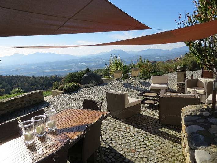 Gîte pour 6 personnes, avec Terrasse ainsi que Jardin et Vue