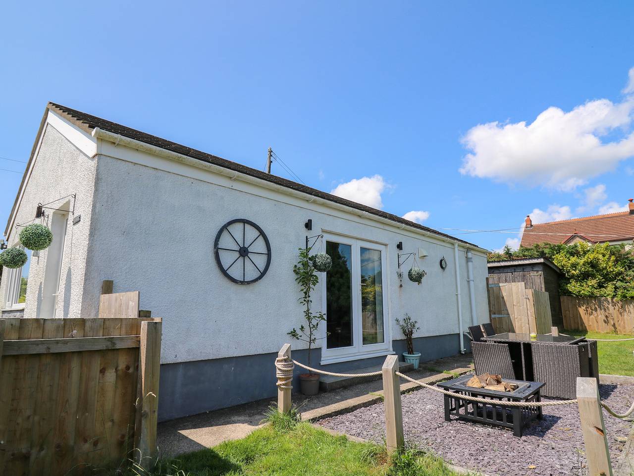 Ty Cwtch in Carmarthenshire