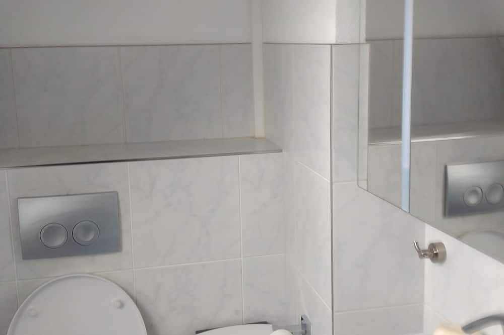 Ganze Wohnung, Gemütliche Ferienwohnung in ruhiger Lage in S-Bahnnähe im Hamburger Umland priv. in Buxtehude, Altes Land Stade