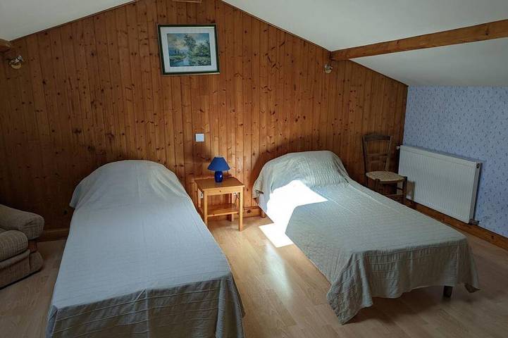 Gîte pour 6 personnes, avec jardin à Bellon - 2