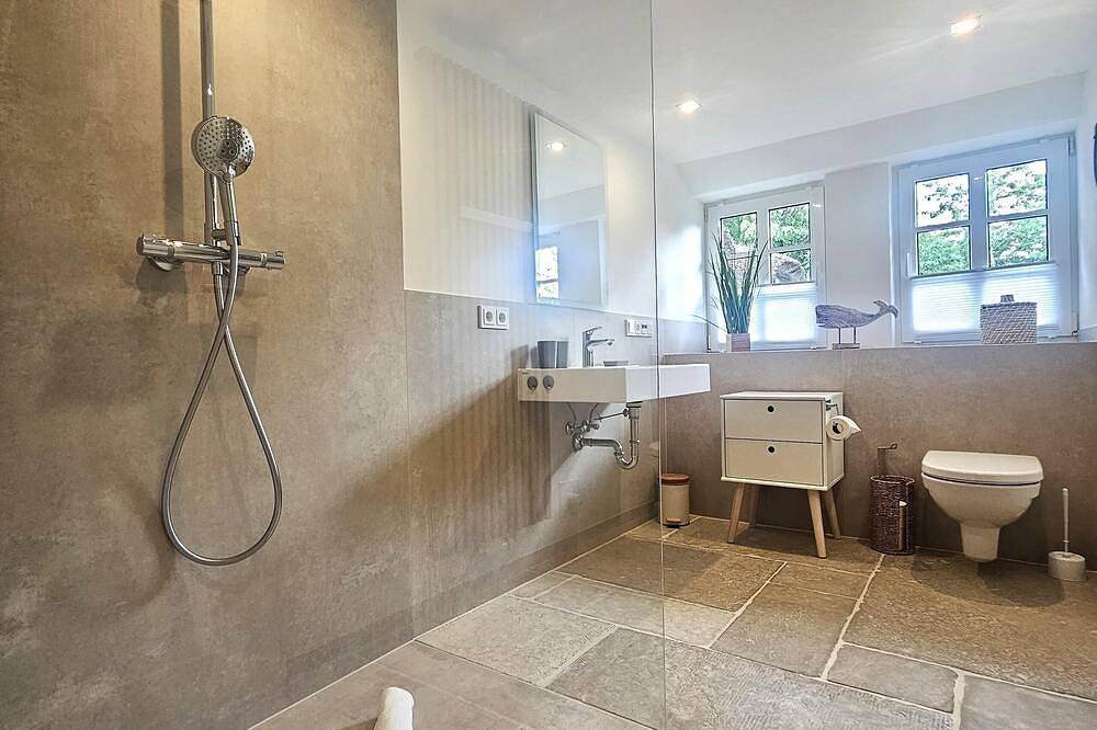 Ganze Wohnung, Allergikerfreundliches Ferienhaus Uijs Hüs mit Garten & Terrasse in Borgsum in Borgsum, Föhr