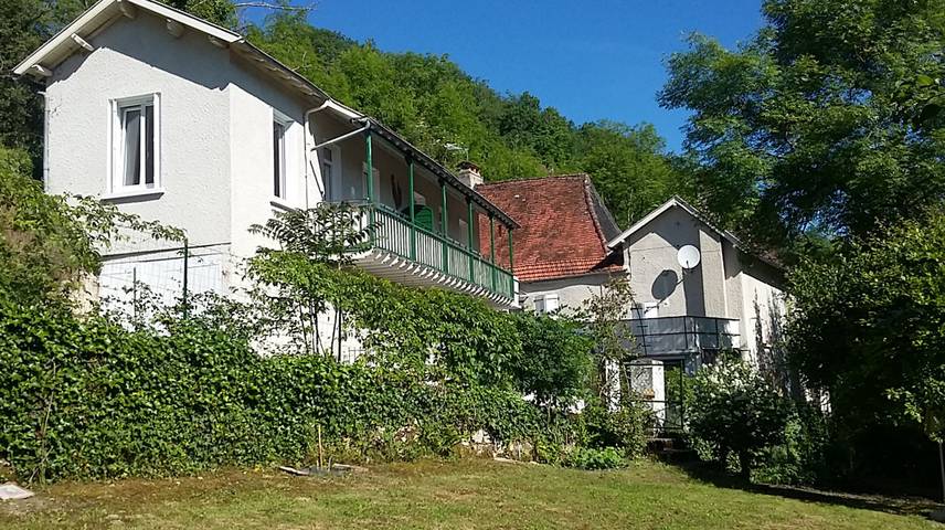 Gîte pour 4 personnes, avec jardin et balcon à Souillac