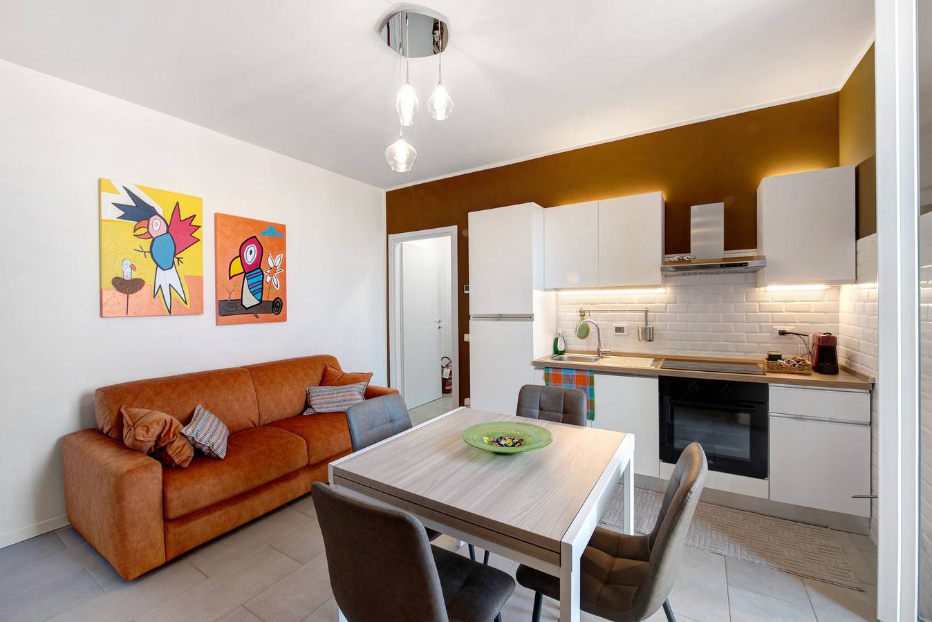 Appartamento intero, Appartamento 'Diamond House Holiday' con Vista Montagna, Wi-Fi e Aria Condizionata in Senna Comasco, Brianza