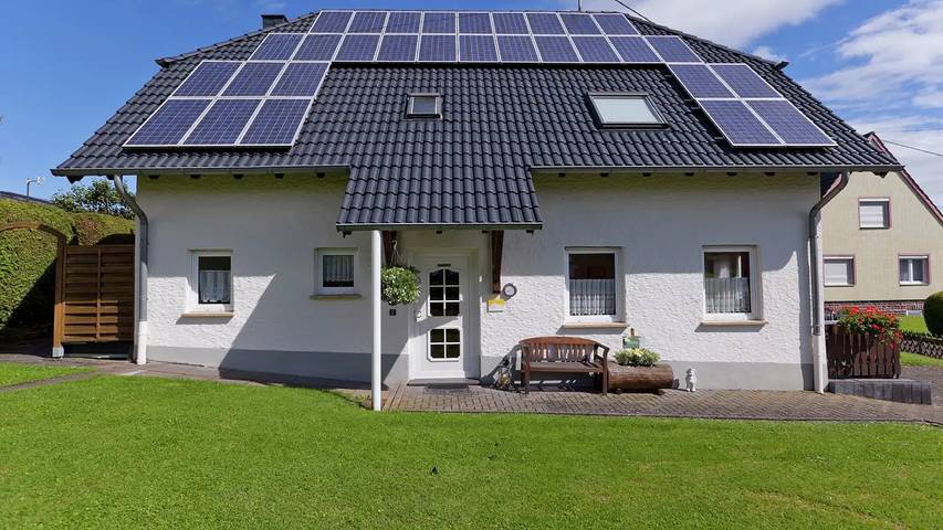 Ferienwohnung für 3 Personen, mit Sauna und Garten in Hillesheim