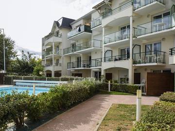 Gîte pour 6 personnes, avec bassin pour enfant et jacuzzi dans Port Olona