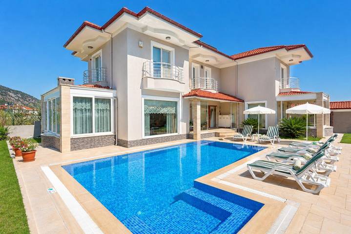 Villa für 10 Personen, mit Garten - 1