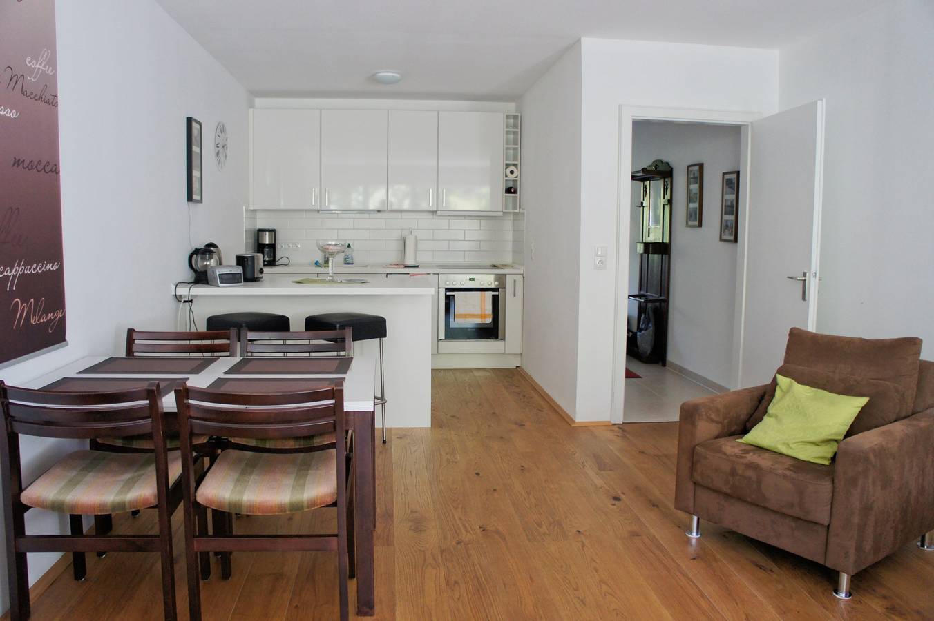 Ganze Ferienwohnung, Ferienwohnung Brigitte Liebel - Ferienwohnung mit 2 Loggias, 65 qm in Prien, Prien am Chiemsee