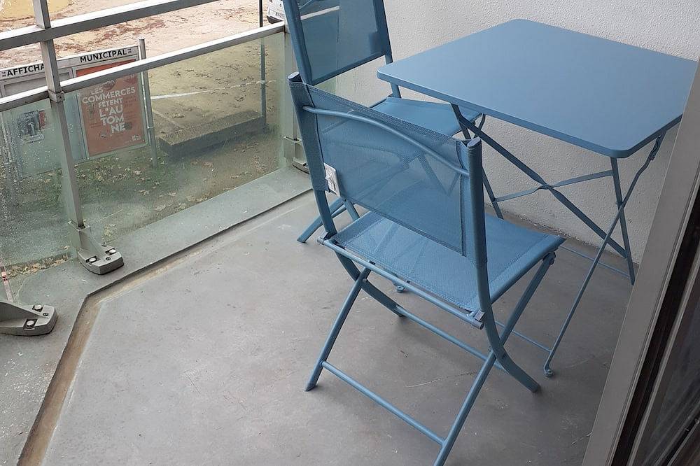 Entire apartment, Lovely studio overlooking the adour ideal for curists, students or holidaymakers in Dax, Dax region