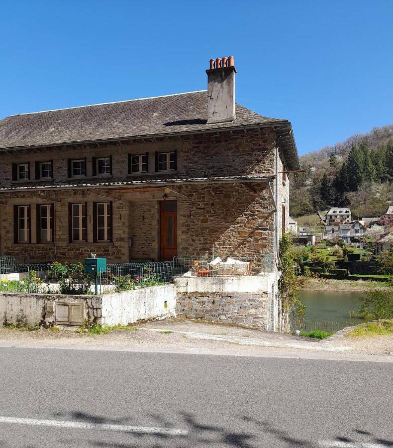 Appartement entier, Three-Bedroom Apartment with Water View in Estaing (Aveyron), Parc naturel régional de l'Aubrac