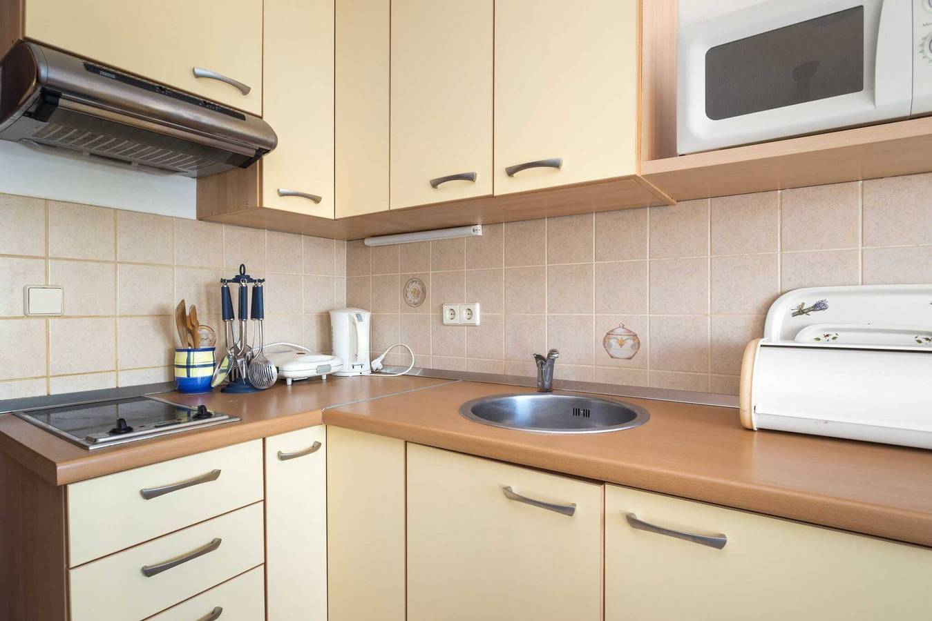 Ganze Wohnung, Apartments Kaina - one bedroom apartment (blue) in Tisno, Murter