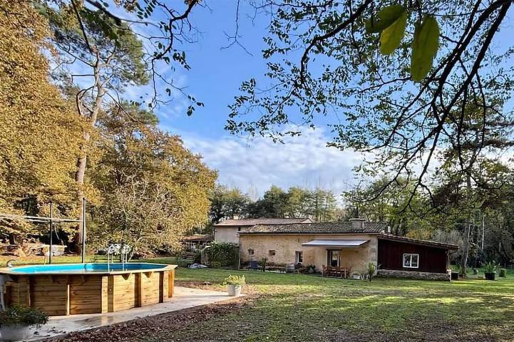 Location de vacances pour 6 personnes, avec jardin à Noaillan