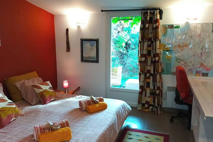 Location de vacances pour 6 personnes, avec jardin et terrasse à Estézargues - 4