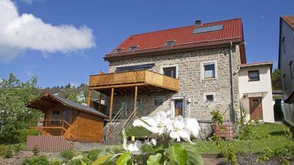 Ferienwohnung für 3 Personen, mit Terrasse und Garten, kinderfreundlich in Korbach