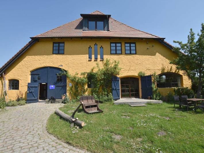 Ferienwohnung für 6 Personen, mit Garten und Sauna in Neu Bartelshagen