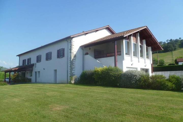 Gîte pour 5 personnes, avec jardin et vue à Larceveau-Arros-Cibits - 2