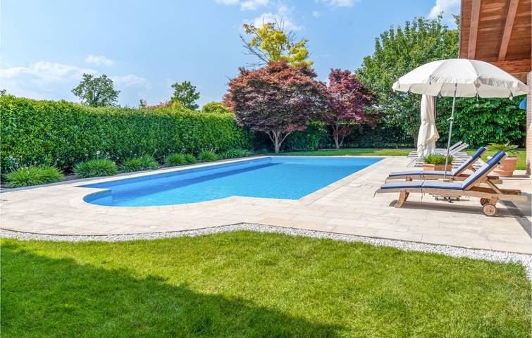 Appartamento chic di 441 mq. Appartamento con Garage, AC, Piscina, Cucina e Internet in Vedelago, Provincia di Treviso