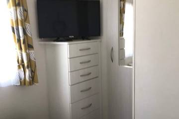 Static Caravan for 8 People in Camber, Rother, Photo 2