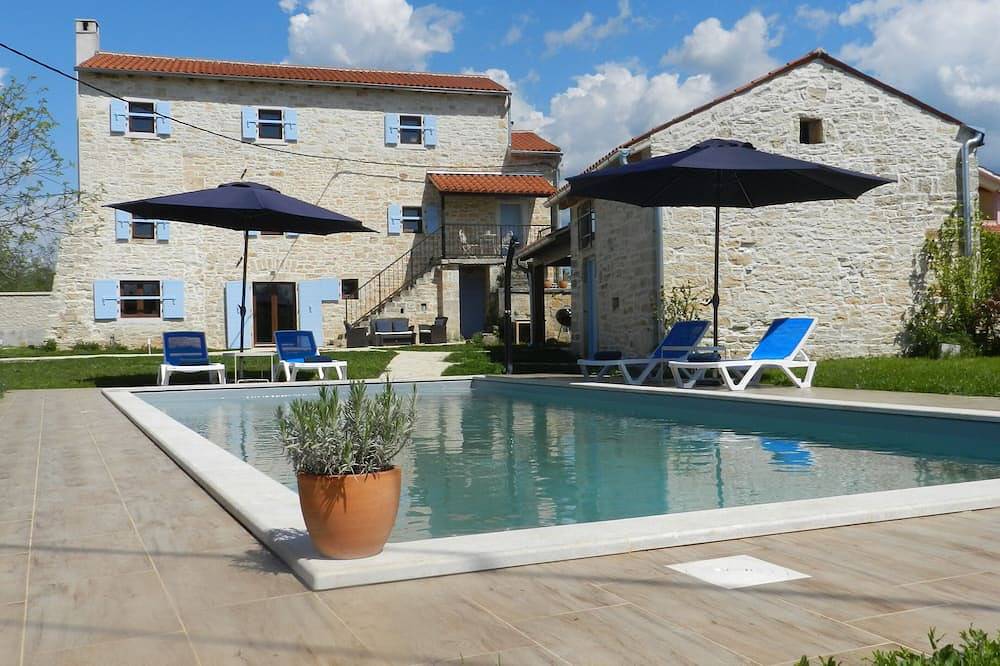 Casa vacanza a Gimino a partire da 508€ a notte