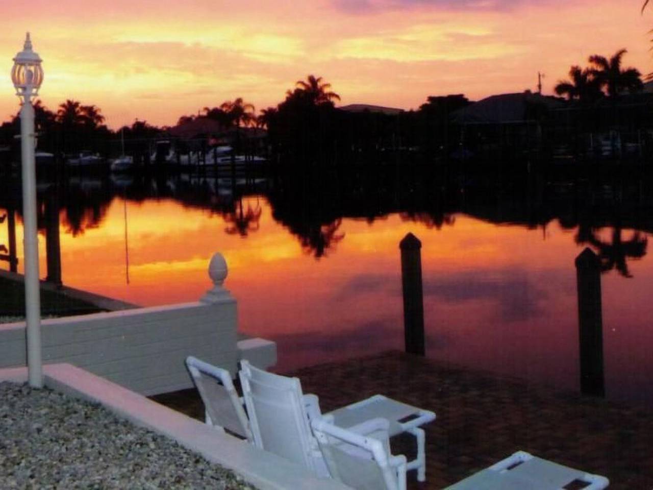 Wunderschönes Ferienhaus in Caloosahatchee mit Terrasse und Garten in Cabo Coral, Southwest Florida