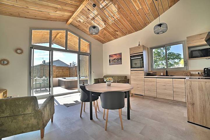 Maison de vacances pour 4 personnes, avec terrasse ainsi que jacuzzi et jardin - 1