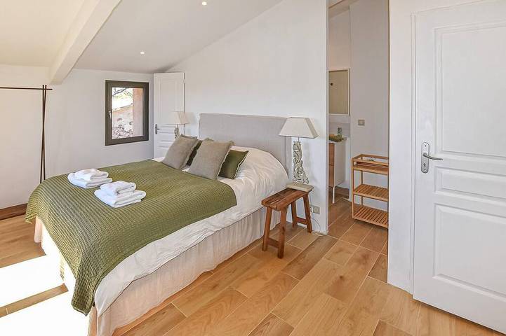 Superbe maison à Rustrel avec Wi-Fi in Rustrel, Parc naturel régional du Luberon