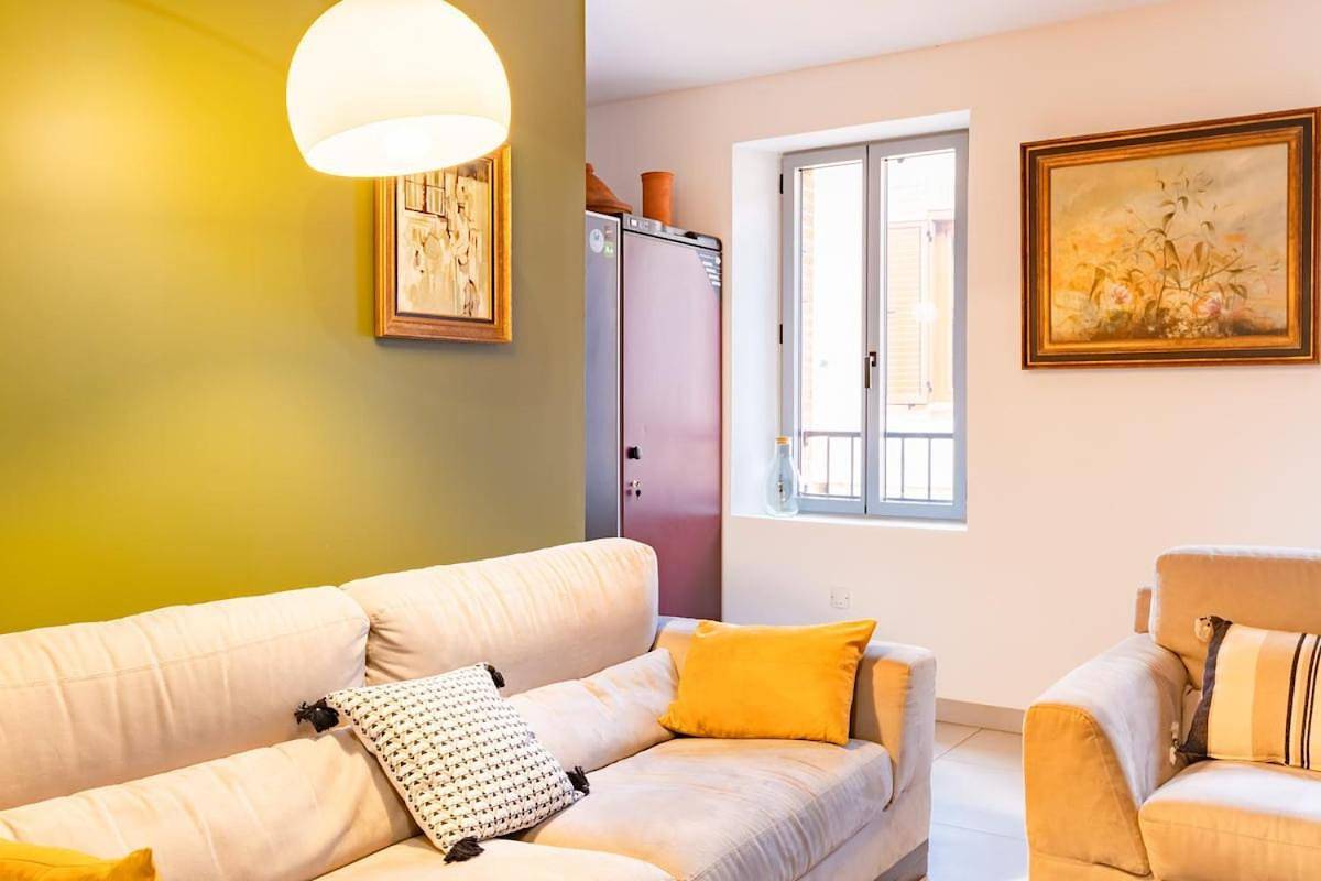 Appartement entier, Le Grand Jany Spacious T4 with Terrace in Castanet-Tolosan, Canal du Midi