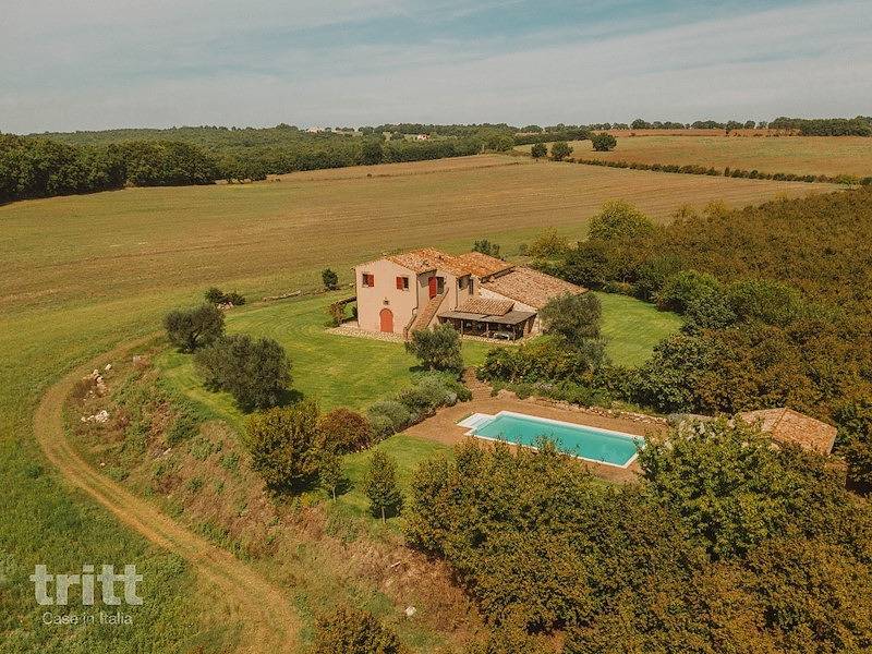 Tritt — In zentraler Lage in Orte befindet sich dieses Ferienhaus für 8 Personen mit Pool in Orte, Terni Provinz