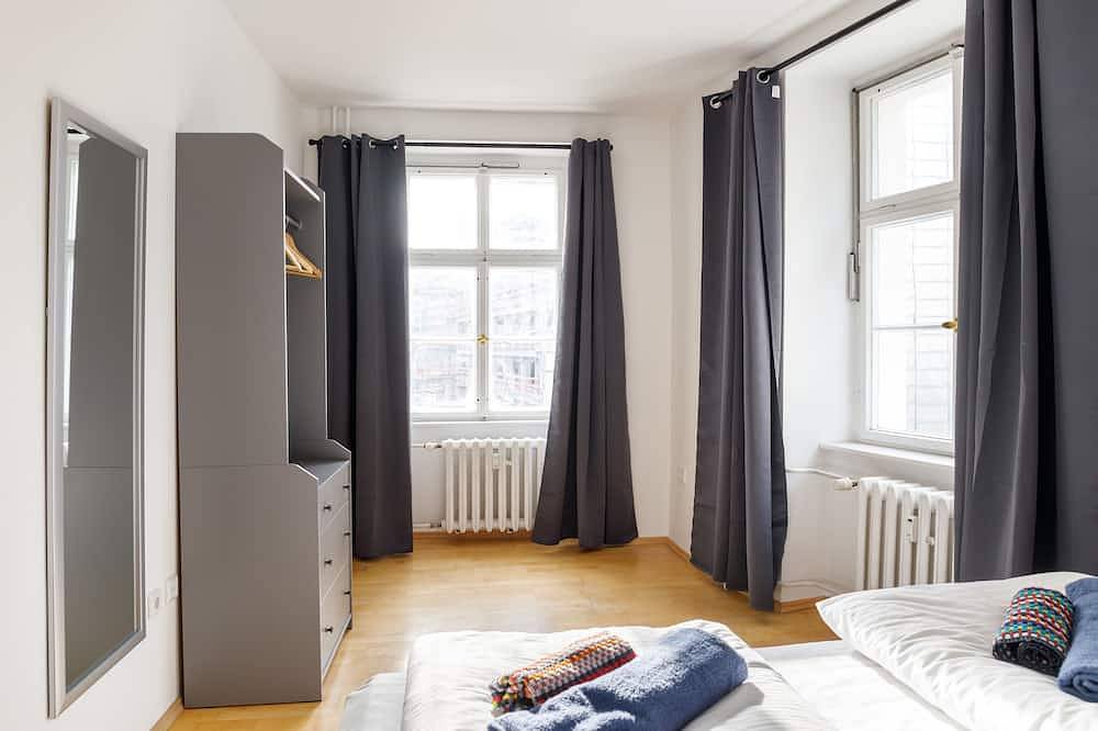 Entire apartment, 3-rooms Apartment Citycenter Museuminsel Berlin-mitte for 5 Personen in Mitte Berlin, Berlin