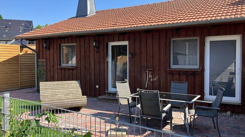 Ferienhaus für 4 Personen, mit Terrasse und Garten