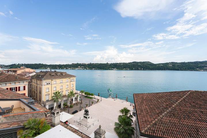 Ferielejlighed for 4 personer, med Søudsigt i Lombardiet