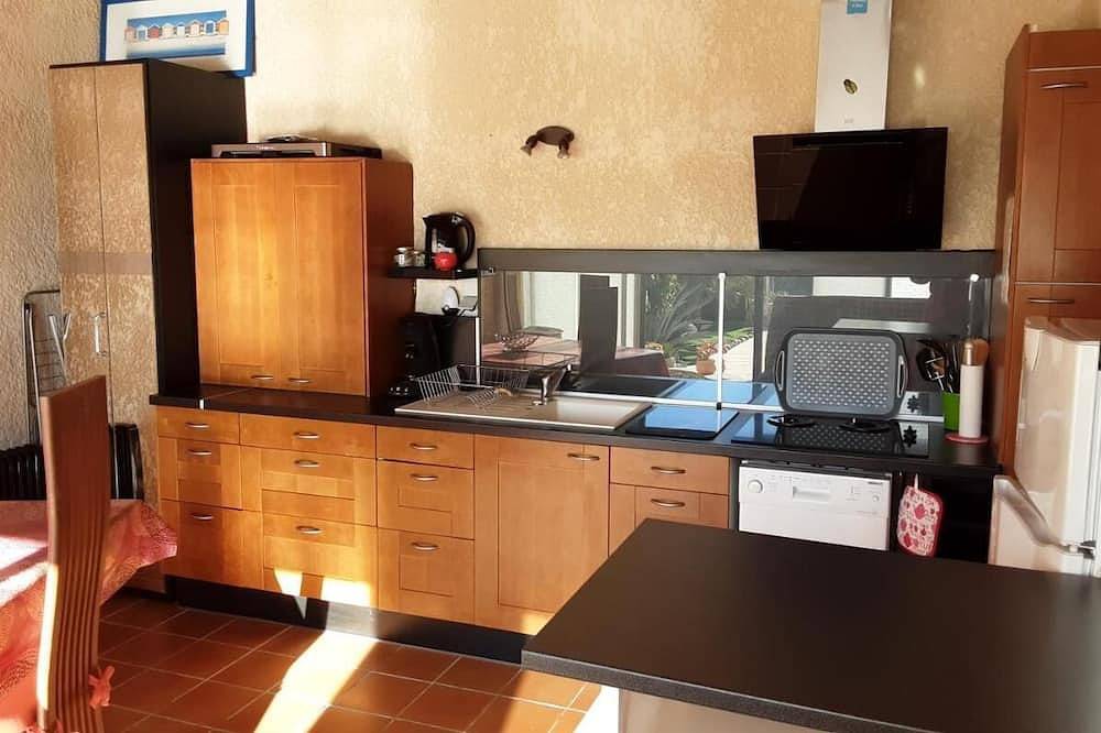 Apartamento entero, Beautiful apartment with swimming pool and parking in Nimes, Region de Nimes