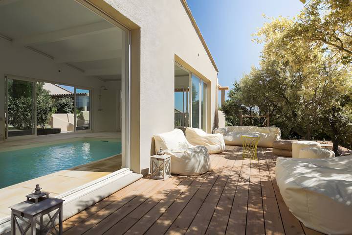 Appartamento per 3 persone con ampia terrazza e accesso a piscina interna in Castillon-du-Gard, Nimes e dintorni