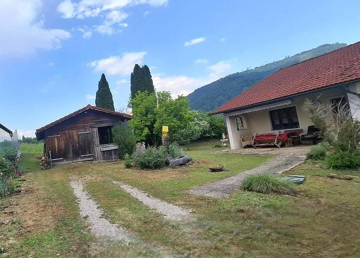 Ferienhaus für 3 Personen, mit Balkon und Terrasse sowie Garten und Ausblick