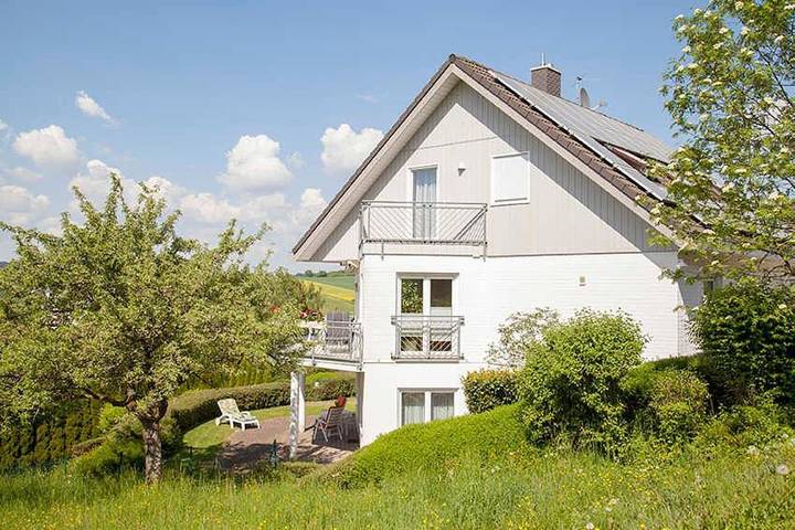 Ferienwohnung für 2 Personen, mit Terrasse und Ausblick in Bad König - 2
