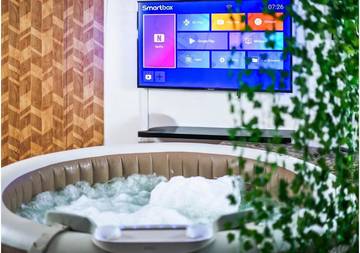 Gîte pour 2 personnes, avec piscine et sauna ainsi que jardin et jacuzzi à Lagny-sur-Marne