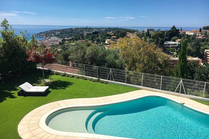 Villa pour 10 personnes, avec Balcon/Terrasse ainsi que Terrasse et Jardin à Roquebrune-Cap-Martin