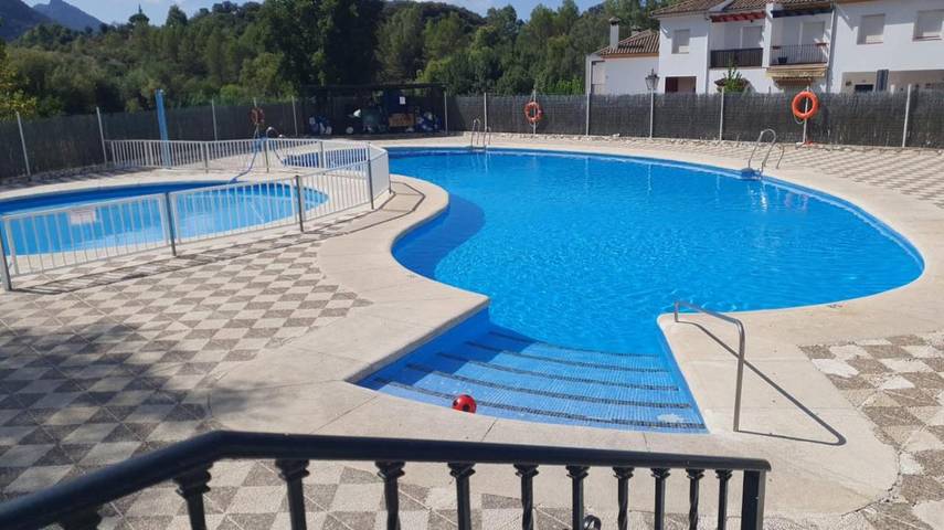 Apartamento para 6 personas, con Balcón y Terraza además de Piscina y Vistas en El Bosque