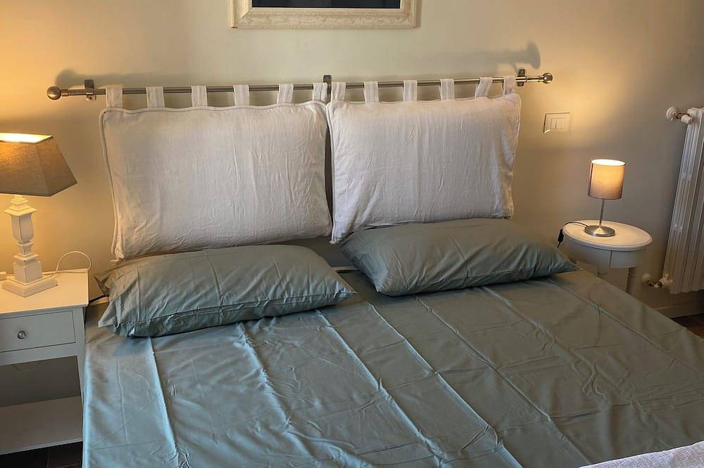 Appartement entier, Princess House. Unique view Castle. Free indoor parking in Bracciano, Lac de Bracciano