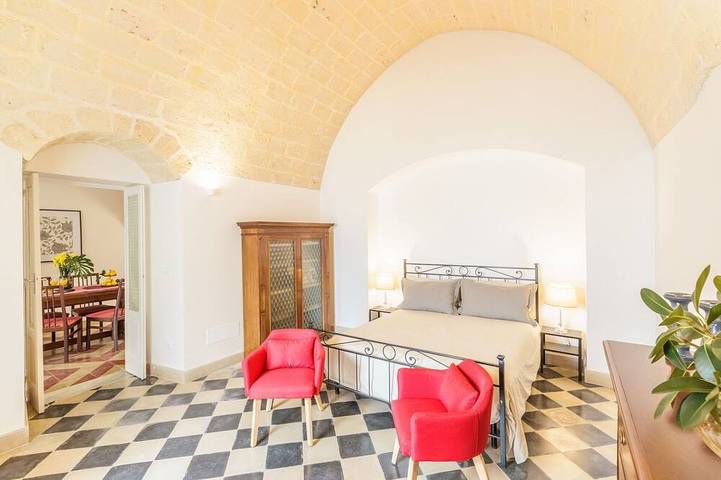 Appartement entier, Confortable appartement pour 5 personnes avec climatisation, Wifi et Tv, près de Ostuni in San Vito dei Normanni, Salento
