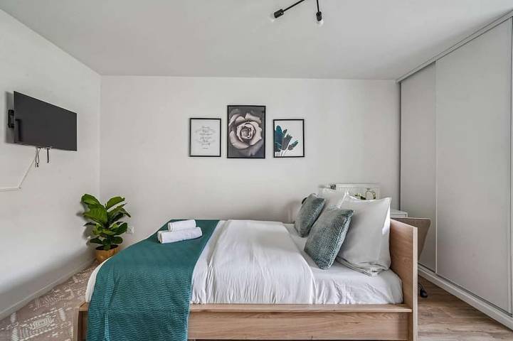 Appartement entier, Chic studio neuf près de Paris in Bondy, Seine-Saint-Denis
