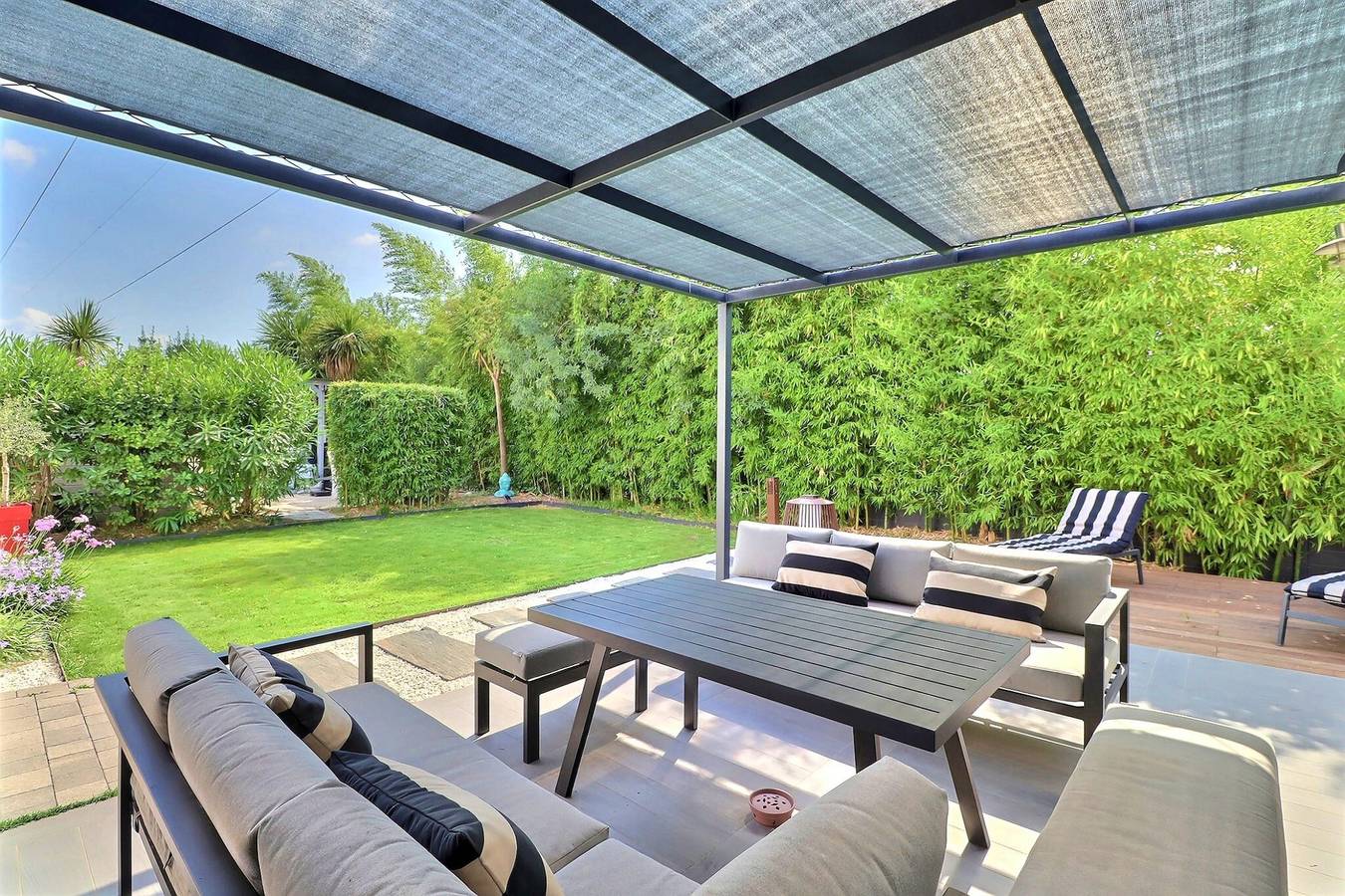 Appartement entier, La Cabane du Cap - 3 étoiles - Spa - Parking in Aix-en-Provence, Région d'Aix-en-Provence