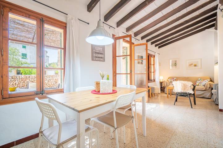 Boerderij 'Sa Bassa Crua Agroturismo 2' met Gedeeld Zwembad, Privé Terras en Wifi in Llucmajor, Kust van Mallorca