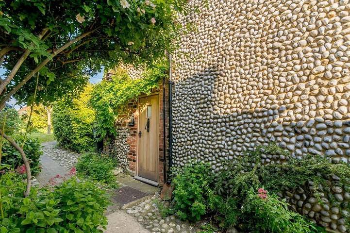 Cottage for 2 people, with garden in Blakeney