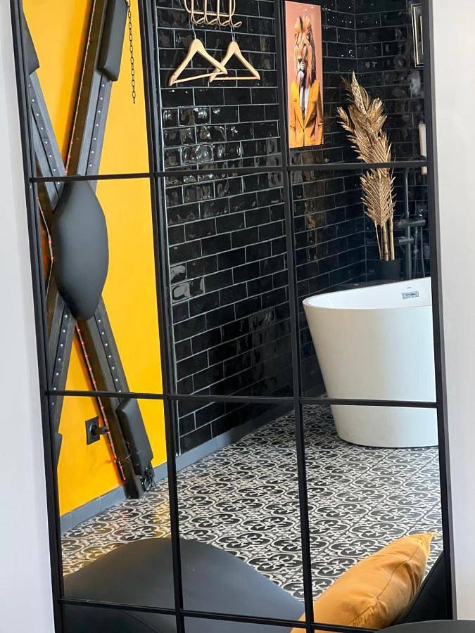 Gîte pour 4 personnes, avec jacuzzi et jardin à Aubie-et-Espessas - 2