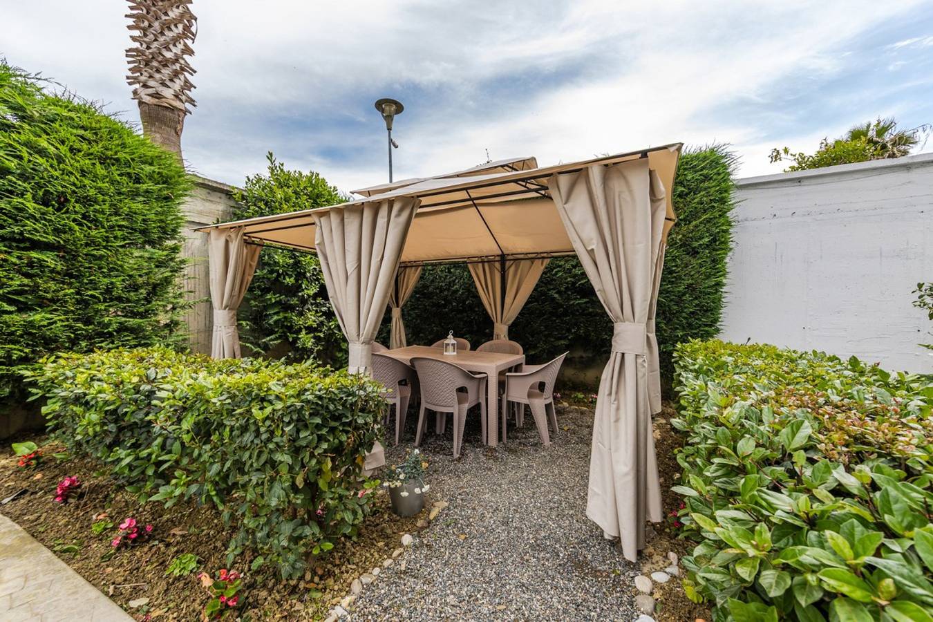 Ganze Wohnung, Ferienwohnung für 5 Personen mit Balkon in Golem, Albanien