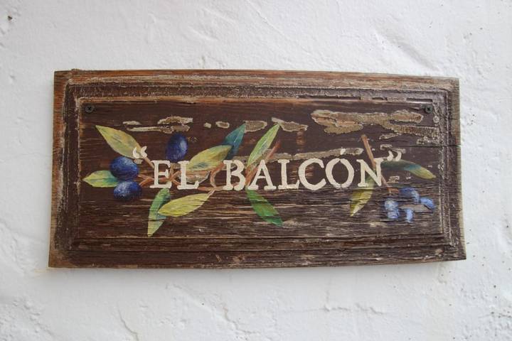 Gîte pour 2 personnes, avec terrasse ainsi que vue et piscine, animaux acceptés à Priego de Córdoba - 4